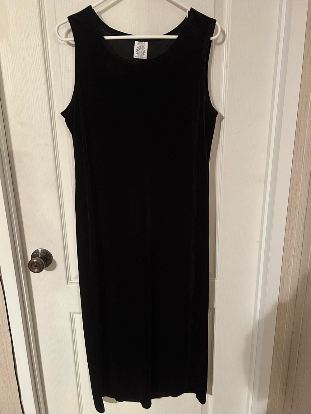 Sleeveless Black Velvet Maxi Dress